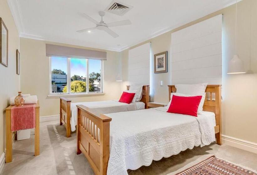 Sorrento Beach Bed & Breakfast