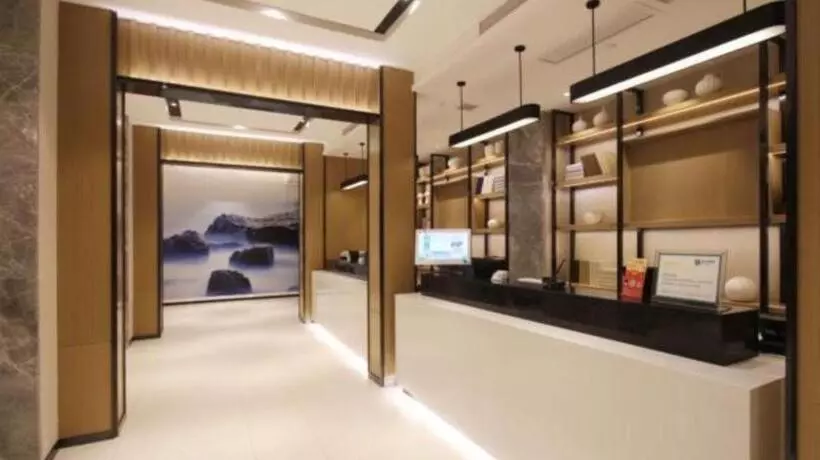 Hotelli City Comfort Inn Wuhan Xudong Street Wangjiadun Metro Station