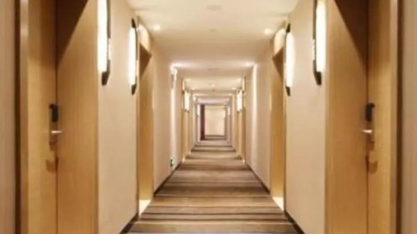 Hotelli City Comfort Inn Wuhan Xudong Street Wangjiadun Metro Station