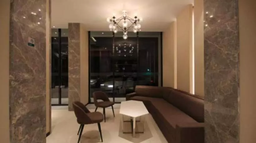 Hotelli City Comfort Inn Wuhan Xudong Street Wangjiadun Metro Station