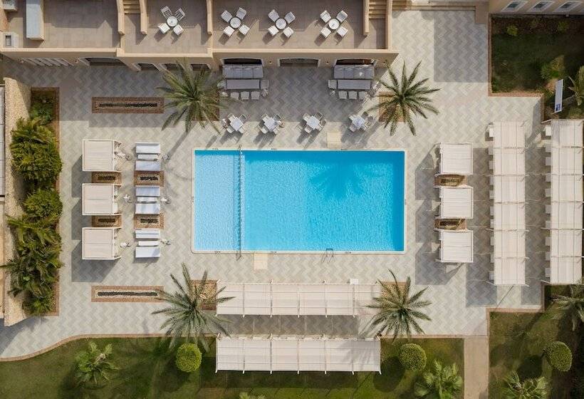 هتل JAZ Neo Almazino, Almaza Bay