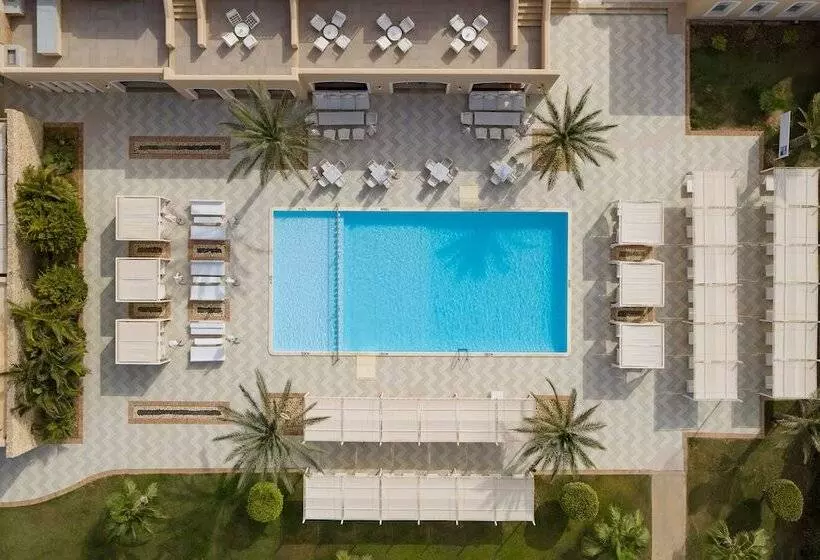 هتل JAZ Neo Almazino, Almaza Bay