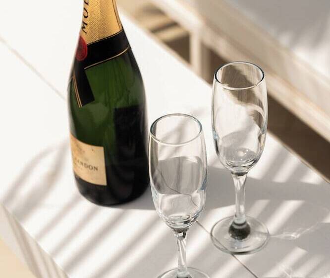 هتل JAZ Neo Almazino, Almaza Bay