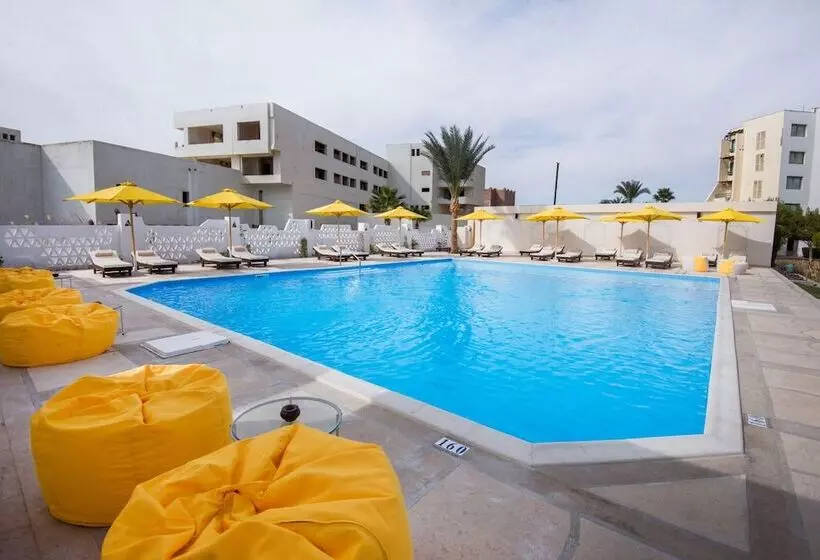 هتل Shams Lodge Water Sport Resort