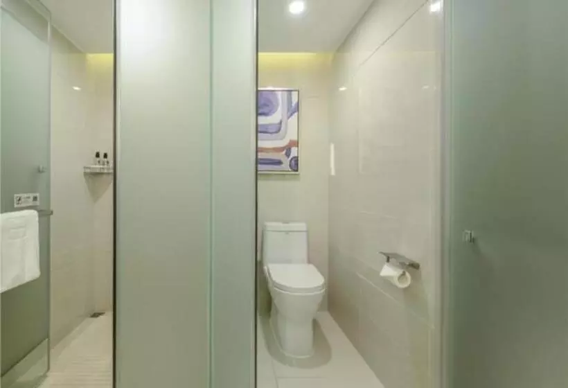 Echarm Hotel Wuhan Huangpu Erqi Xiaolu Metro Station