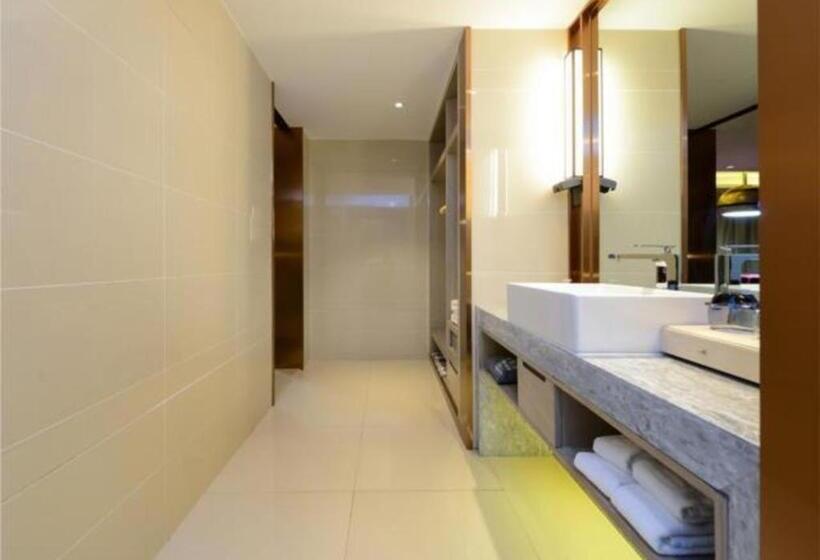 Echarm Hotel Wuhan Huangpu Erqi Xiaolu Metro Station