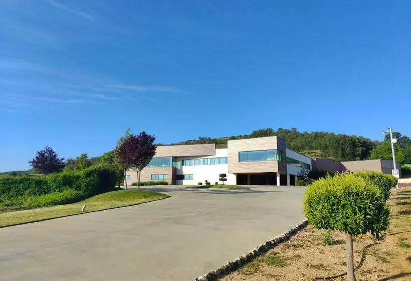 Hotelli Bodegas Traslascuestas   Grupo Piérola