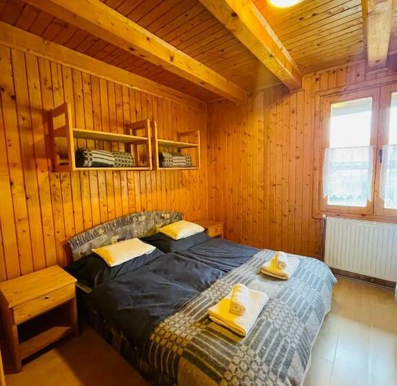 膳宿费 Cerduso Vendégház