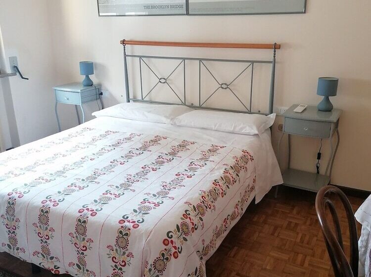 بنسيون Guesthouse Airportstop