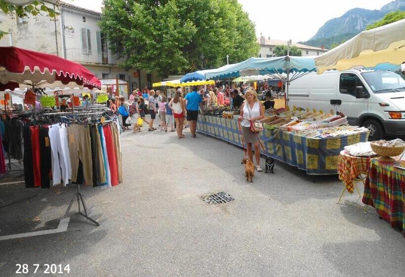 Пансион La Petite Bergerie In Drôme Provençale