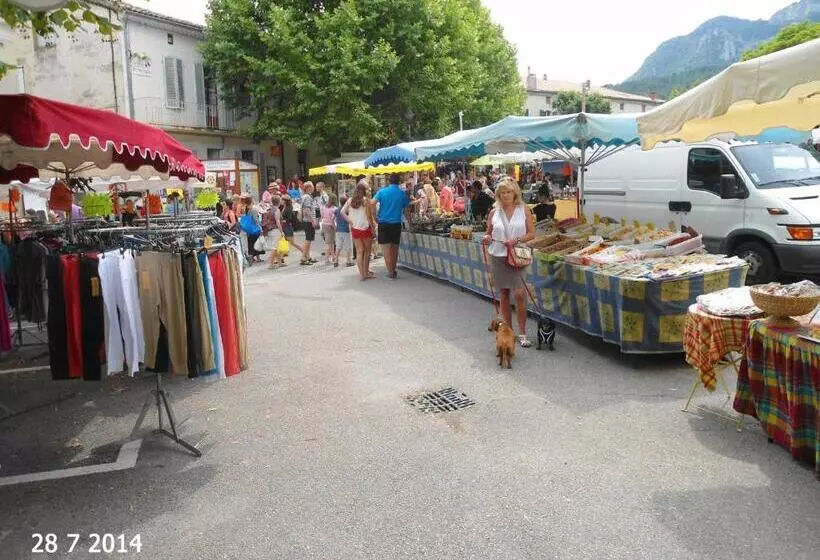 ペンション La Petite Bergerie In Drôme Provençale
