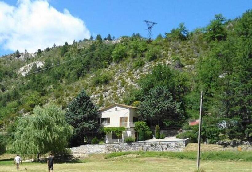 Пансион La Petite Bergerie In Drôme Provençale