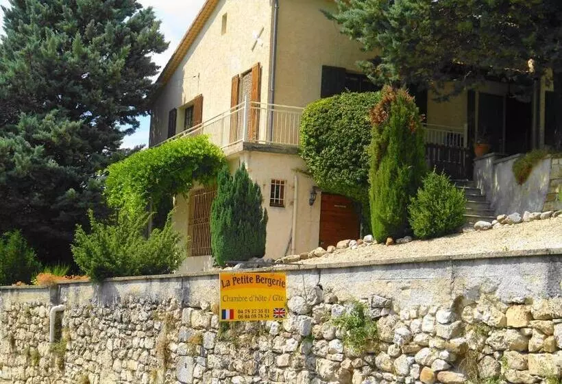 ペンション La Petite Bergerie In Drôme Provençale