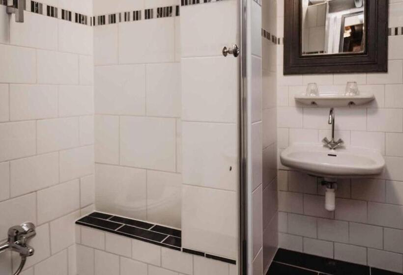 הוסטל Herberg De Lingehoeve