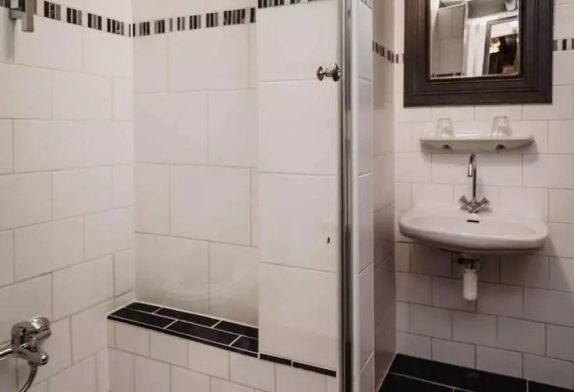 ユースホステル Herberg De Lingehoeve