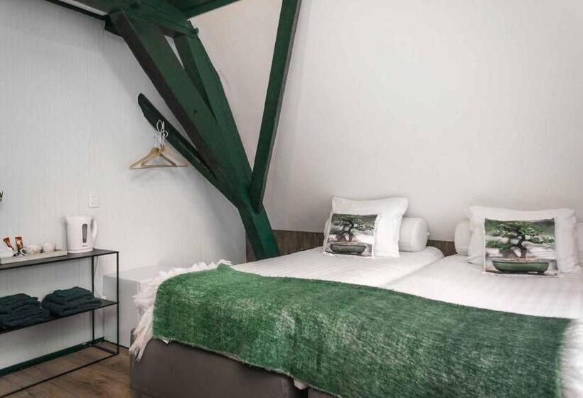 הוסטל Herberg De Lingehoeve