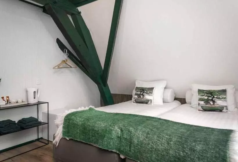 ユースホステル Herberg De Lingehoeve