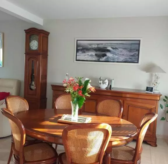 Aamiaismajoitus (B&B) 19,avenue John Kennedy