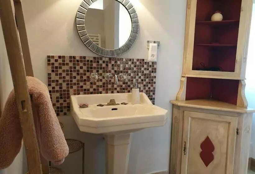 Aamiaismajoitus (B&B) Chambre D Hôtes De La Bigottière