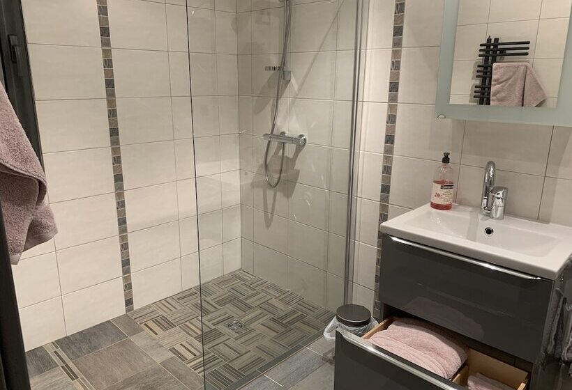 צימר Domaine De La Rue De La Tour