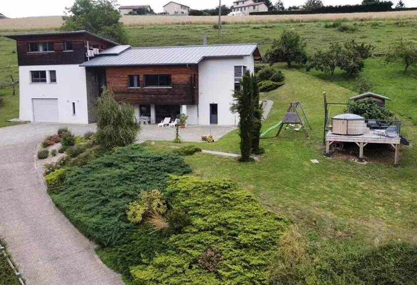 Aamiaismajoitus (B&B) Domaine De La Rue De La Tour