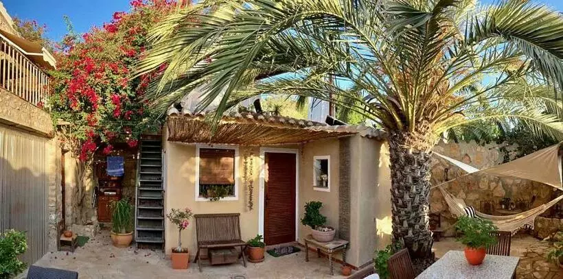 Aamiaismajoitus (B&B) Dachterrassenzimmer In Romantischem Landhaus Mit Pool