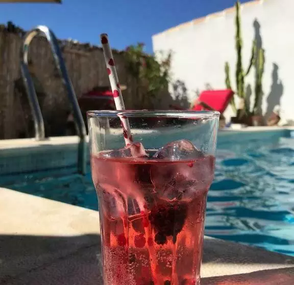 Aamiaismajoitus (B&B) Dachterrassenzimmer In Romantischem Landhaus Mit Pool