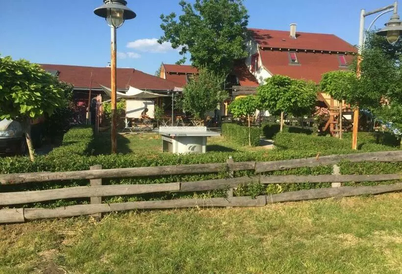 Aamiaismajoitus (B&B) Kérész Panzió