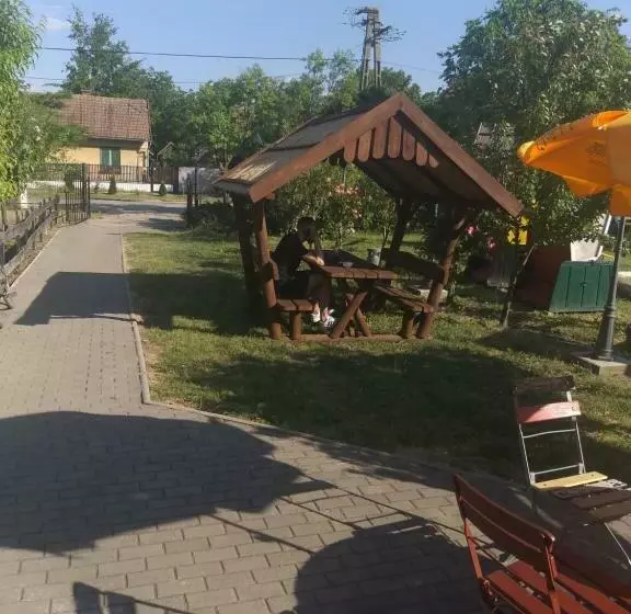 Aamiaismajoitus (B&B) Kérész Panzió