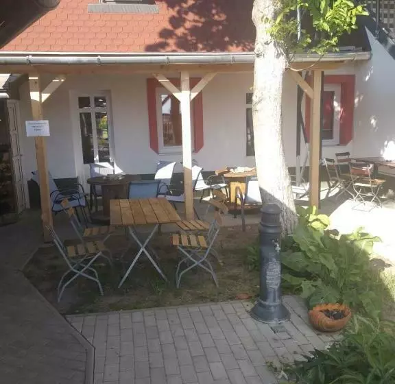 Aamiaismajoitus (B&B) Kérész Panzió