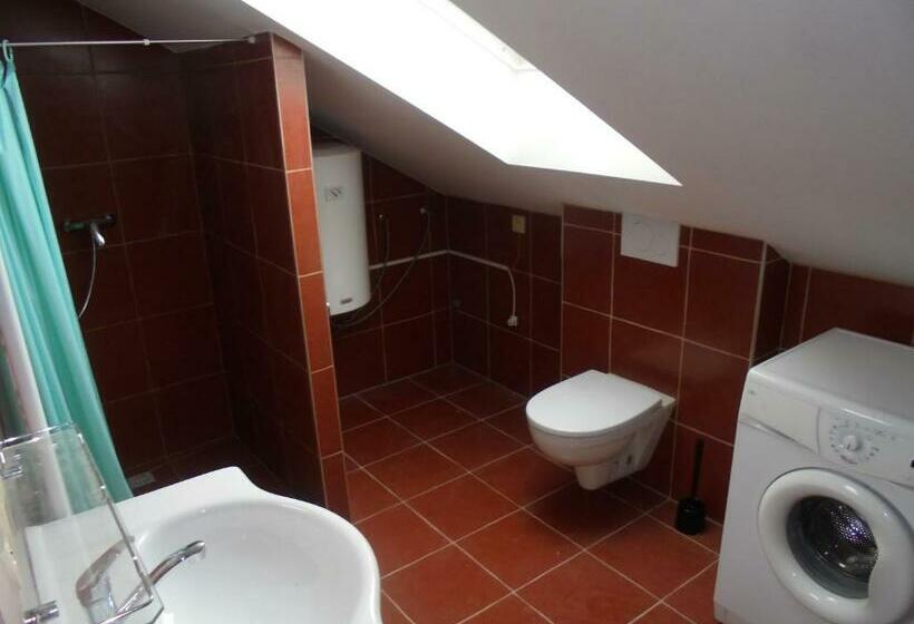 ホテル Haškovna Tradice Zájezdního Hostince U Prachovských Skal