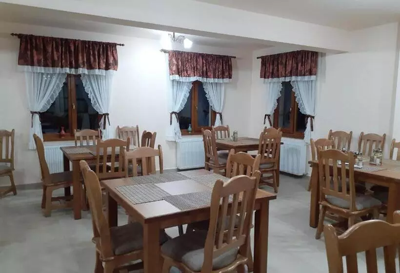 Hotelli Pensiunea Bradul