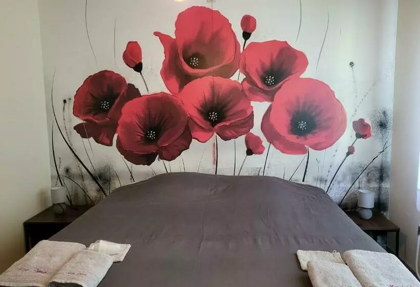 Mary S Poppies   Bed & Breakfast