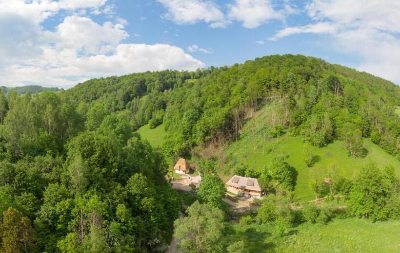 Пансион Casa Bunicilor Apuseni