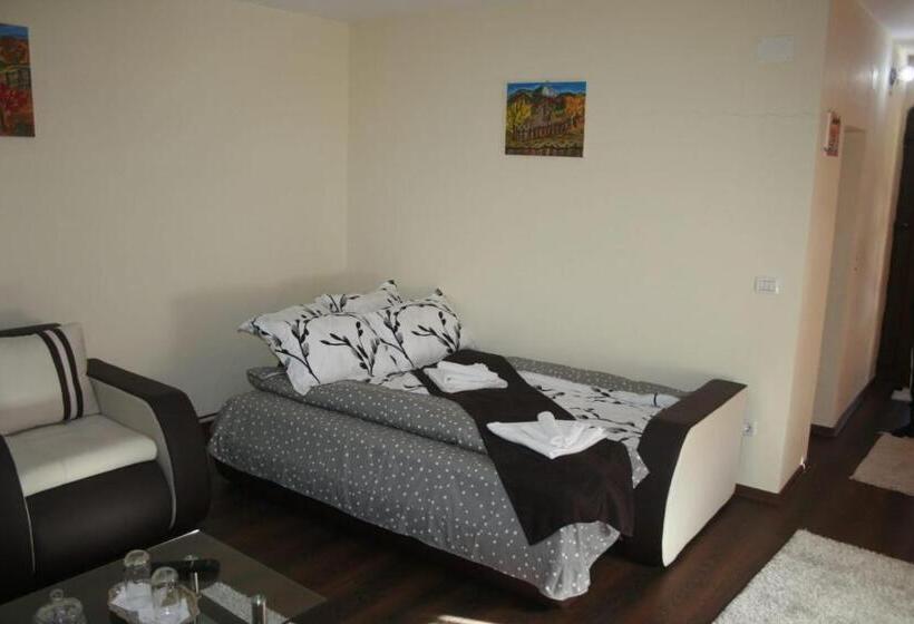 Пансион Casa Din Deal Isverna Mehedinți