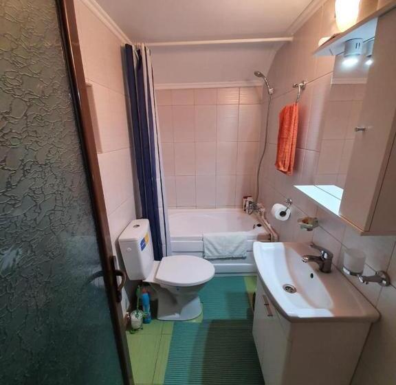 Пансион Casa Din Deal Isverna Mehedinți