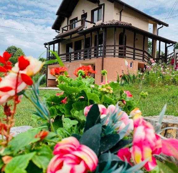 Пансион Casa Din Deal Isverna Mehedinți