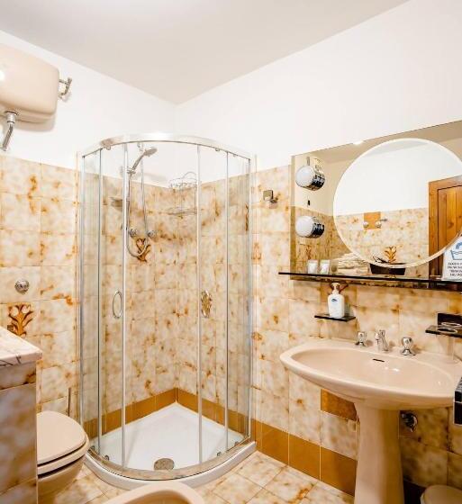 ペンション La Casa Sul Fiordo Lago Del Turano