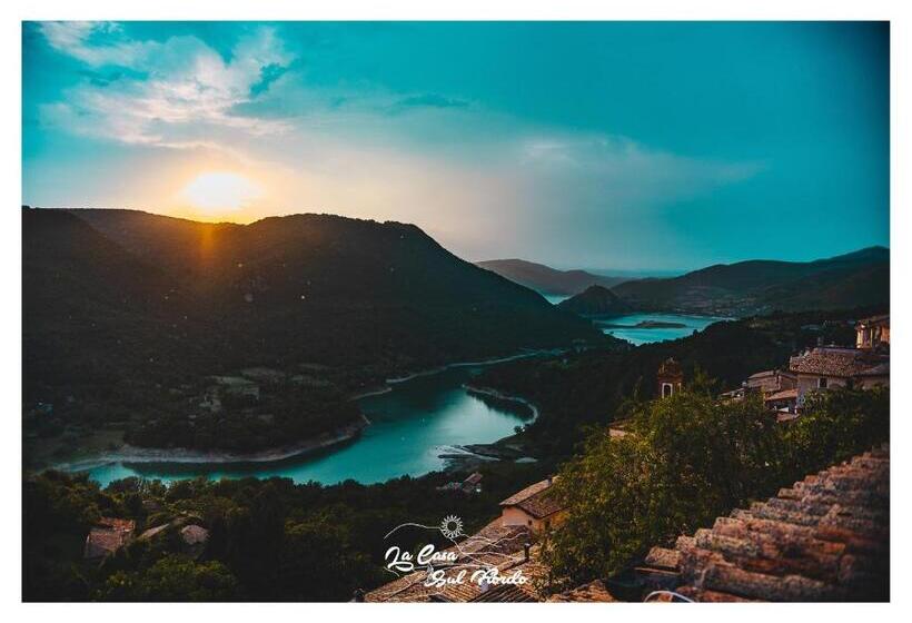 ペンション La Casa Sul Fiordo Lago Del Turano