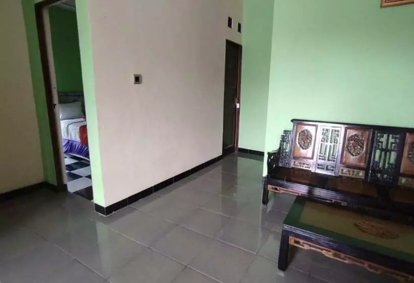 Majatalo Reddoorz Near Rsud Kebumen 2