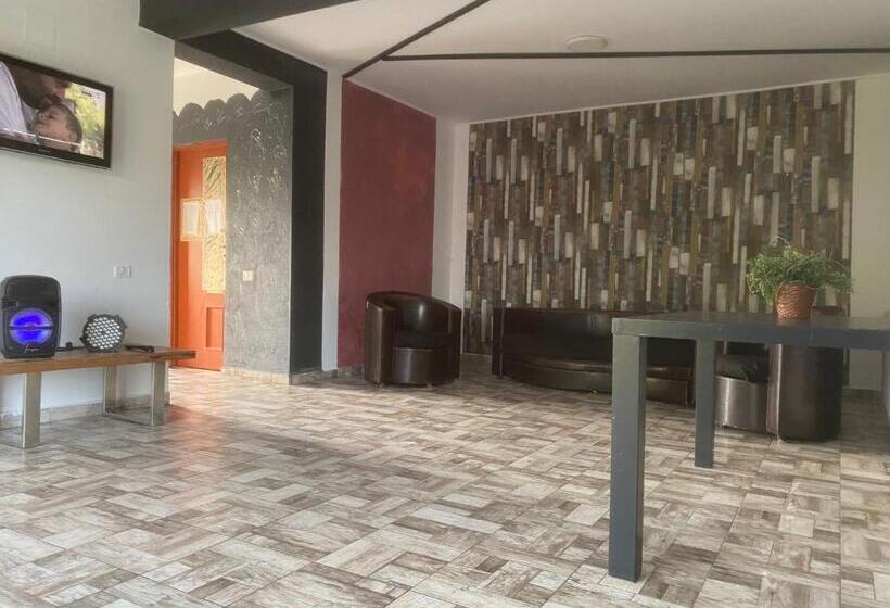 פנסיון Vila Petreceri Private