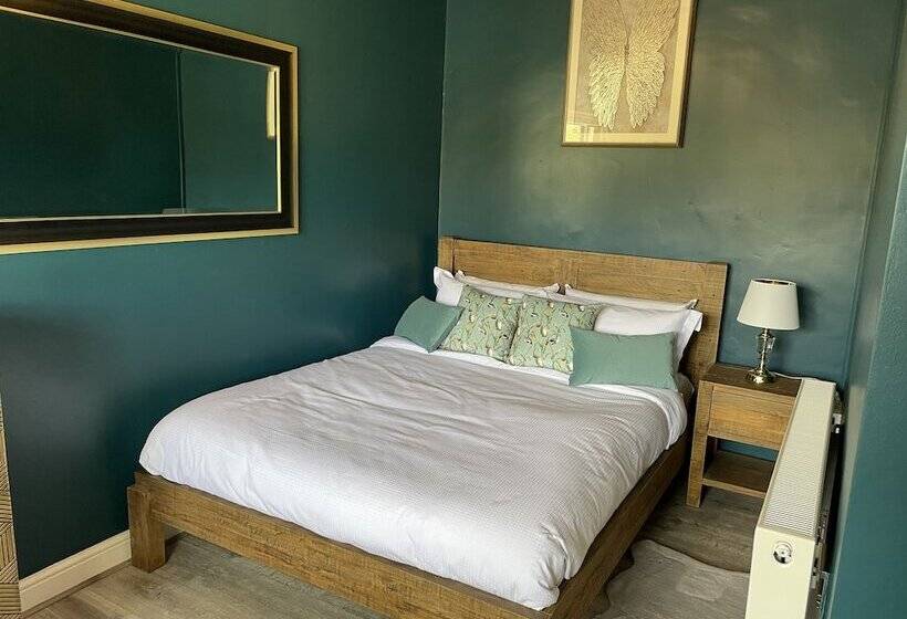 호스텔 The Hole In The Wall