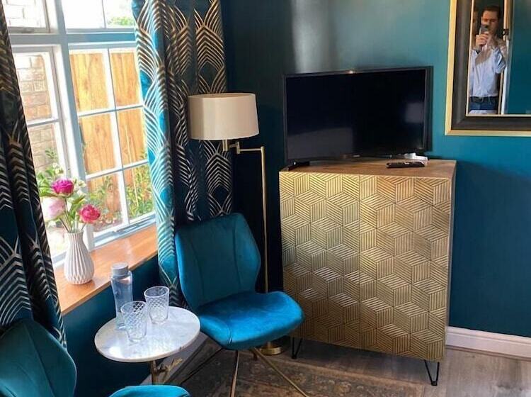 호스텔 The Hole In The Wall