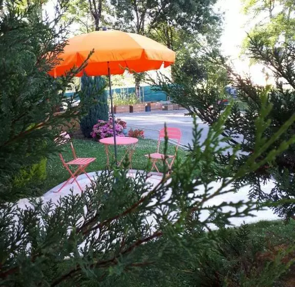 ベッドアンドブレックファースト La Chênaie