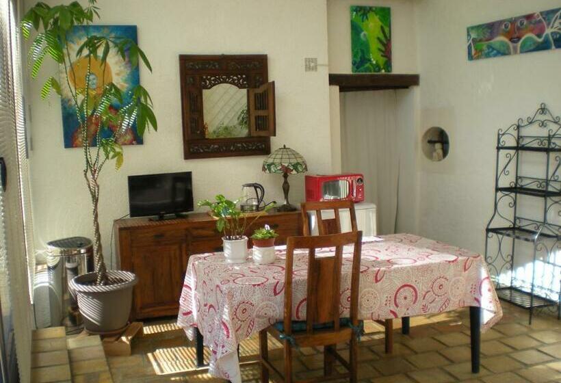 ベッドアンドブレックファースト La Musardiere