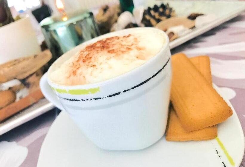 Bed and Breakfast Lotus Oasis I Natural Food & Room Experience