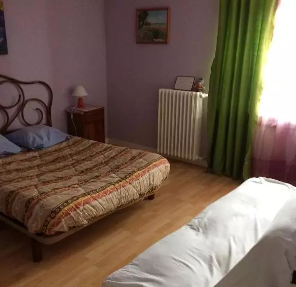 ホテル Auberge La Romaine