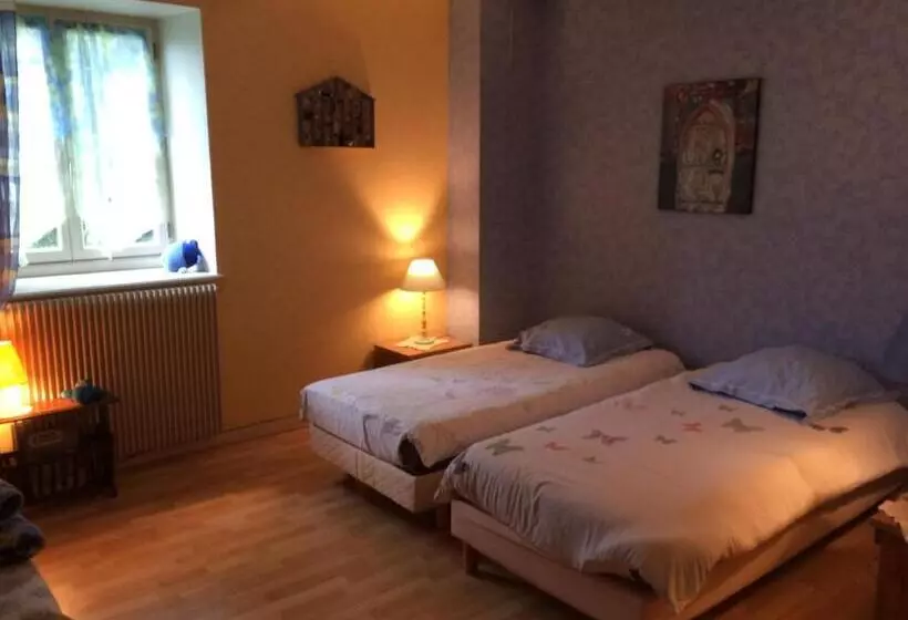 ホテル Auberge La Romaine