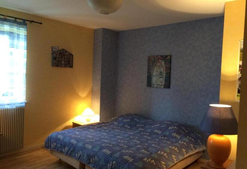 Отель Auberge La Romaine