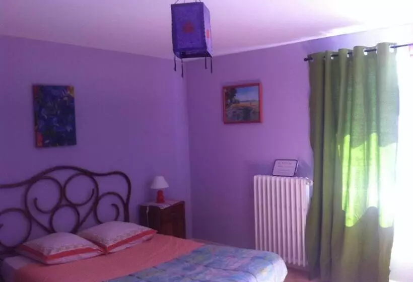 ホテル Auberge La Romaine